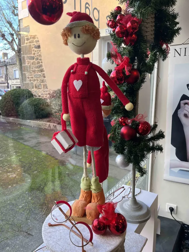 Opticiennes sur la commune de Tinténiac, dans le département de l'Ille-et Vilaine (2webp