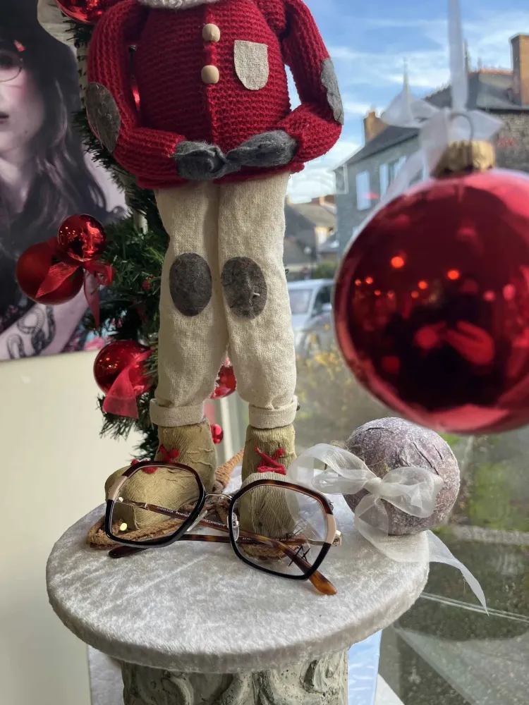 Opticiennes sur la commune de Tinténiac, dans le département de l'Ille-et Vilaine (4webp