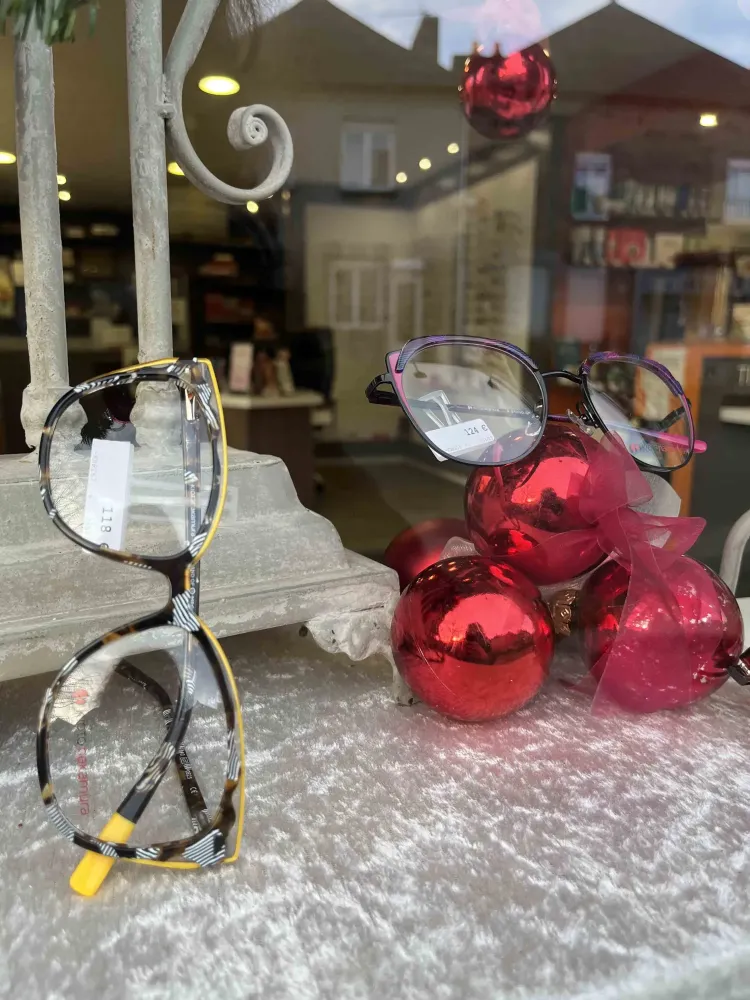 Opticiennes sur la commune de Tinténiac, dans le département de l'Ille-et Vilaine (10webp