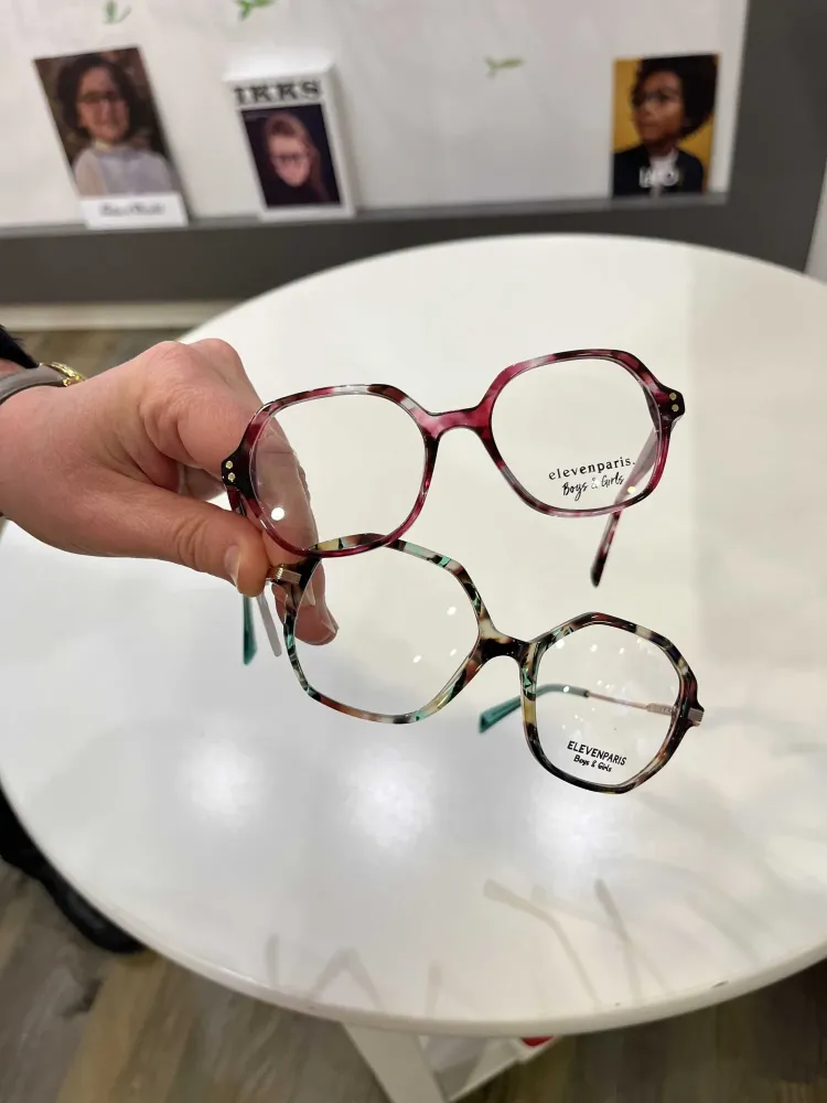 Opticiennes sur la commune de Tinténiac, dans le département de l'Ille-et Vilaine (24webp